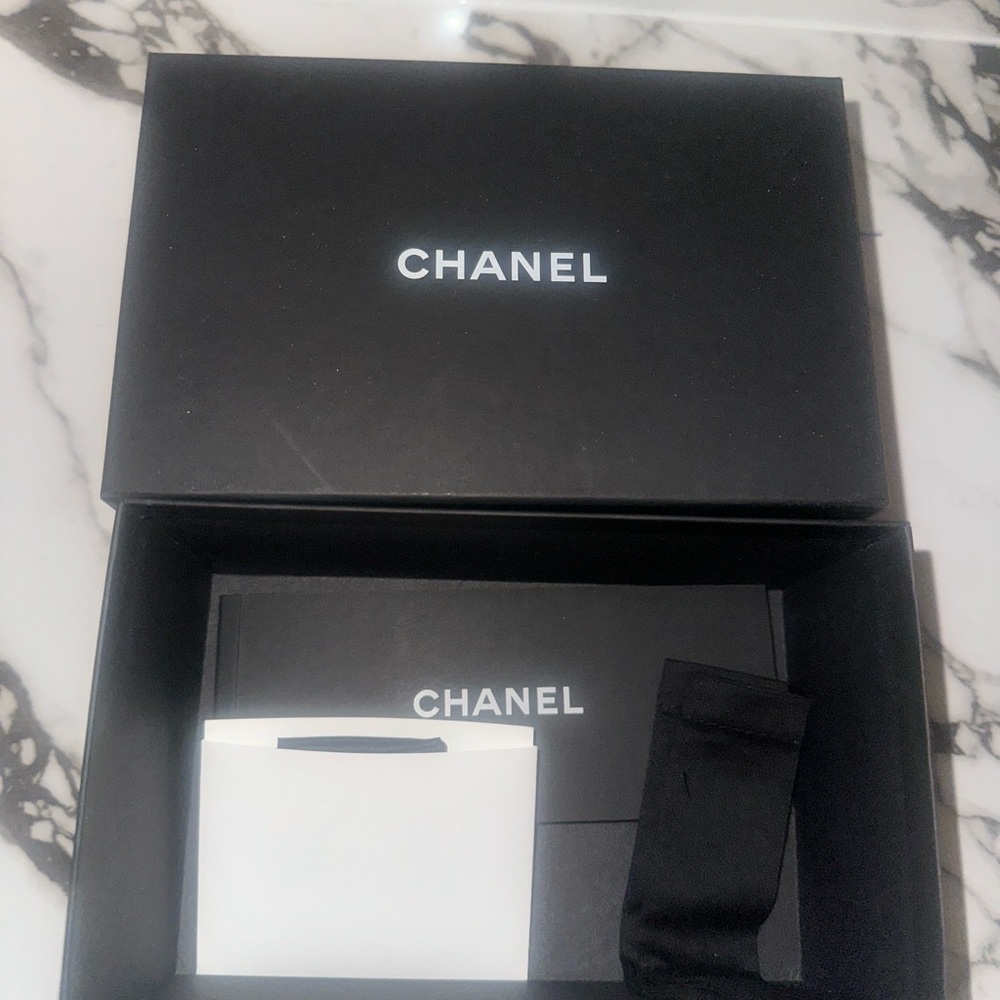 Chanel Coco Beach 2026 Shield Sunglasses - Picture 2 of 7